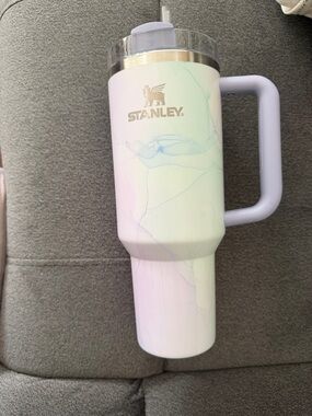 Stanley watercolor dusk quencher 40oz tumbler EUC